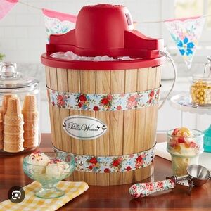 The Pioneer Woman Red and Floral Wood-Style Ice Cream Maker